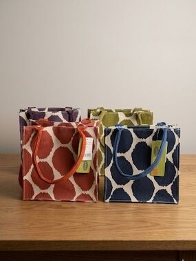 NWT Rockflowerpaper Small Jute Gift Bags - Set of 4